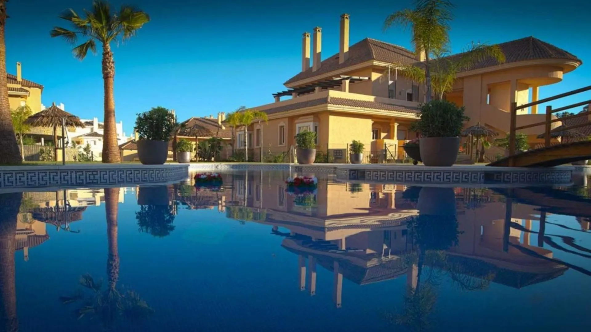 Aloha Hill Club Lluxury 5 Star Golf Resort Near Puerto Banus And Marbella