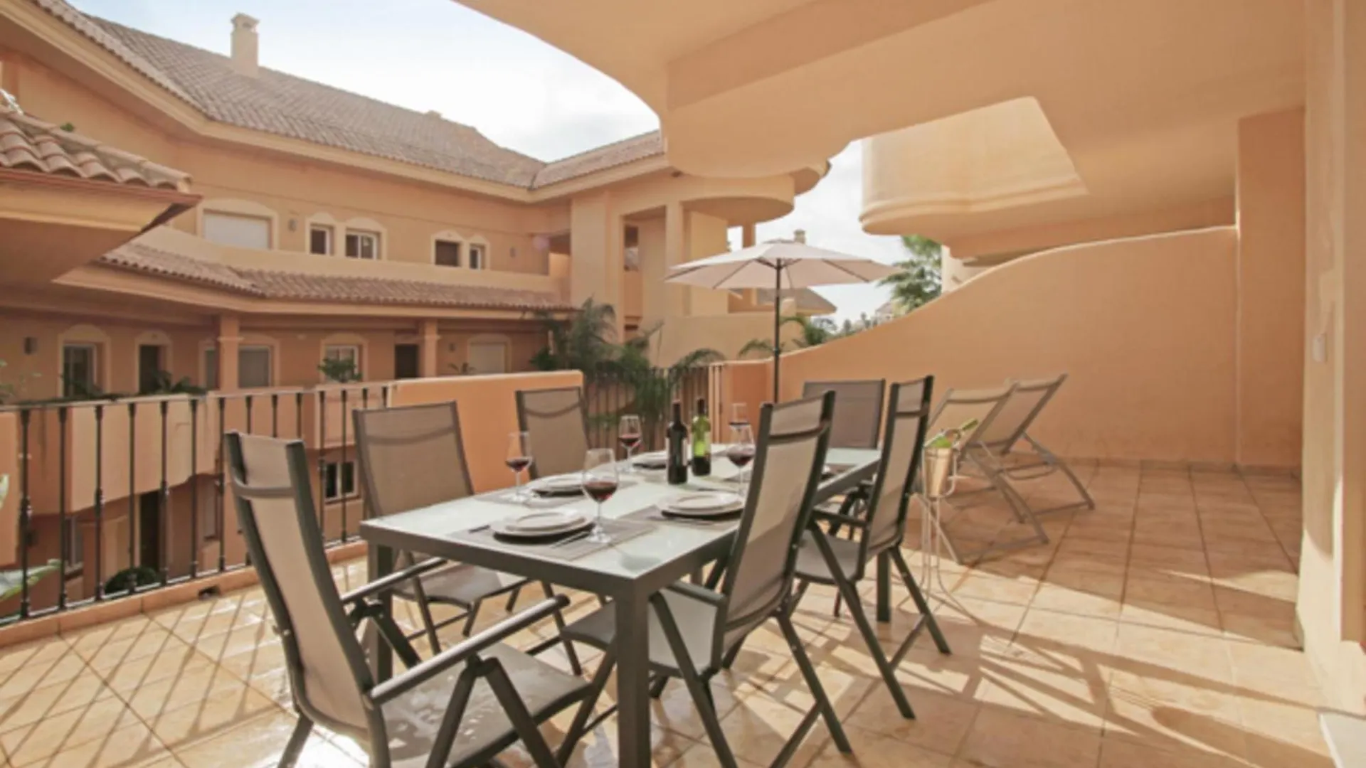 Aloha Hill Club Lluxury 5 Star Golf Resort Near Puerto Banus And Marbella Apartment
