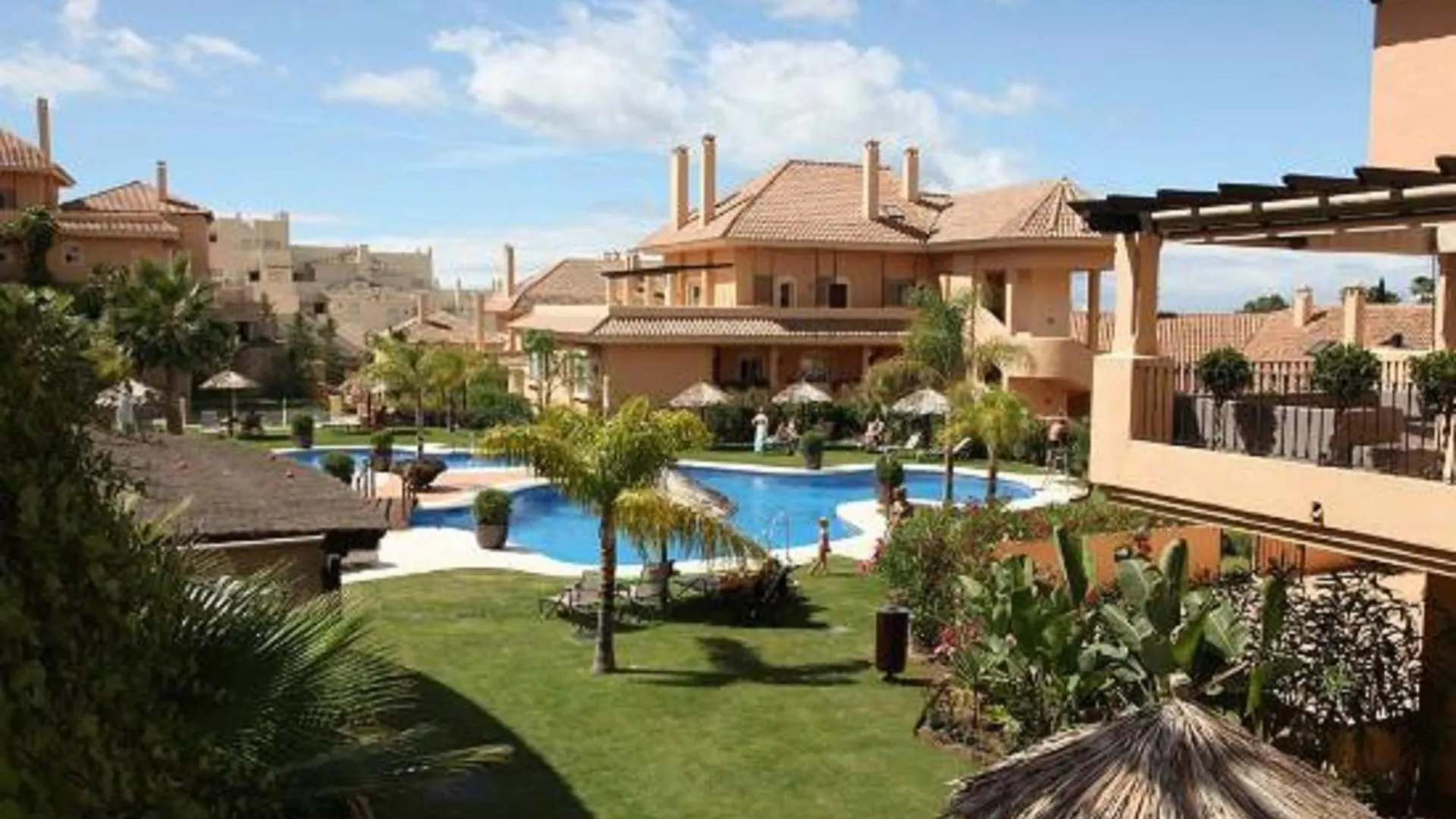 Aloha Hill Club Lluxury 5 Star Golf Resort Near Puerto Banus And Marbella