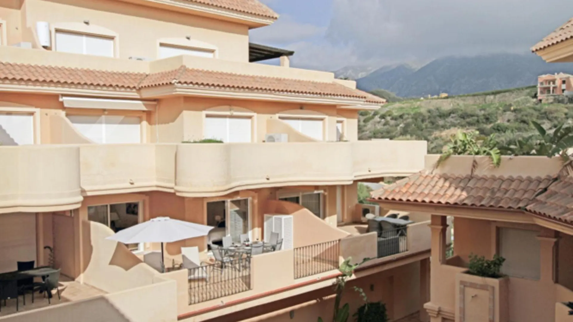 Aloha Hill Club Lluxury 5 Star Golf Resort Near Puerto Banus And Marbella 0*,